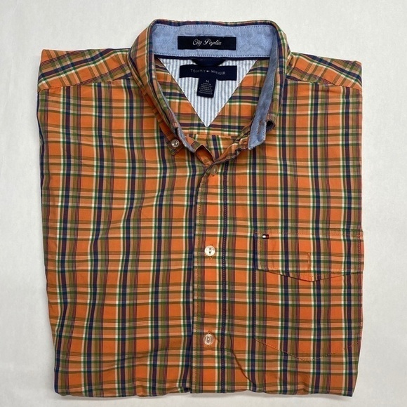 TOMMY HILFIGER Size M CASUAL BUTTON DOWN - Picture 1 of 4
